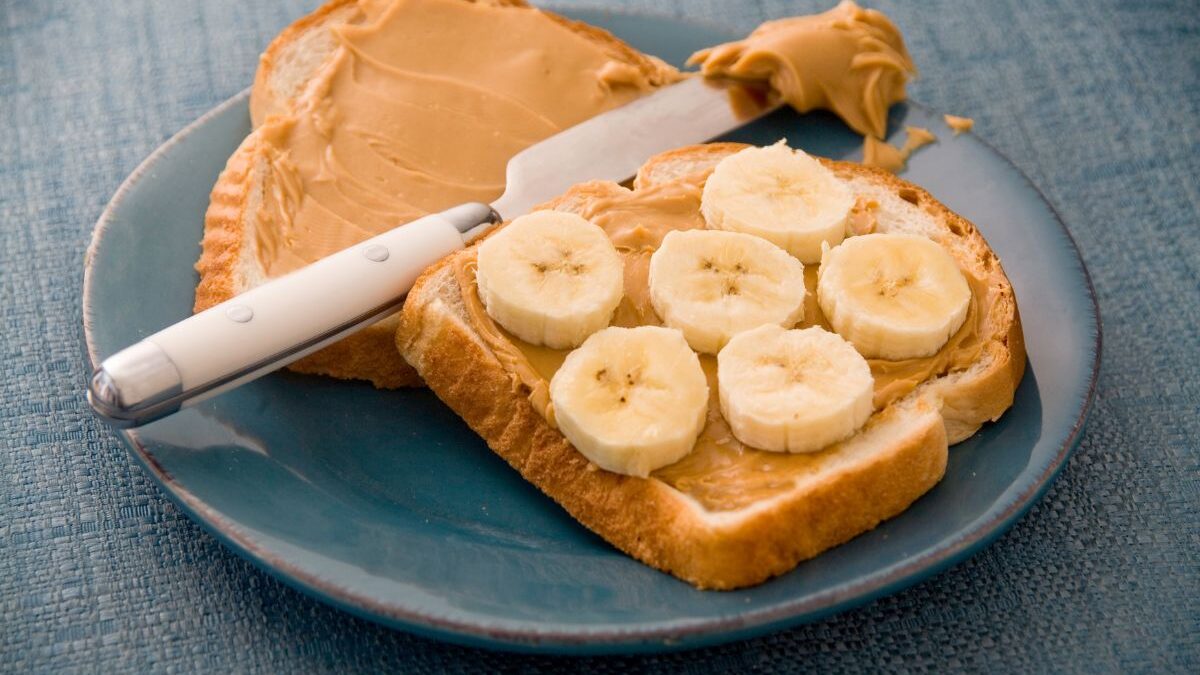 Recipe: Fried Peanut Butter and Banana Sandwiches