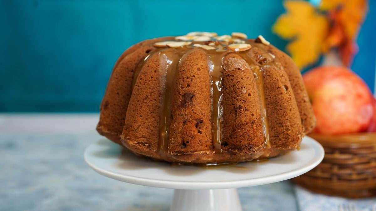 Recipe: Fresh Apple Cake