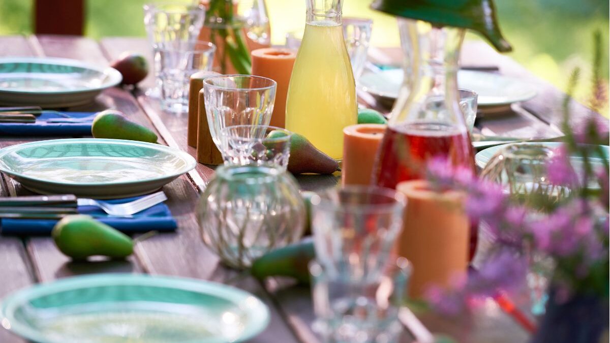 Cure Your Spring Fever by Hosting the Perfect Seasonal Event