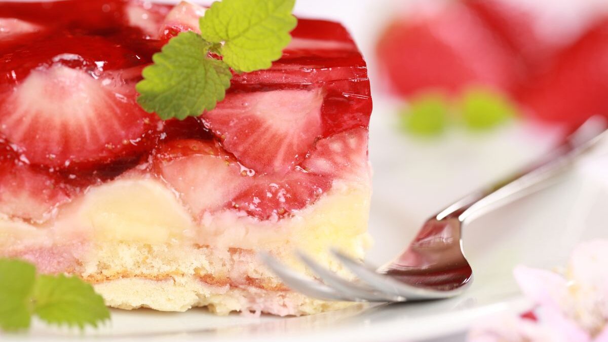 Recipe: Frozen Strawberry Margarita Pie