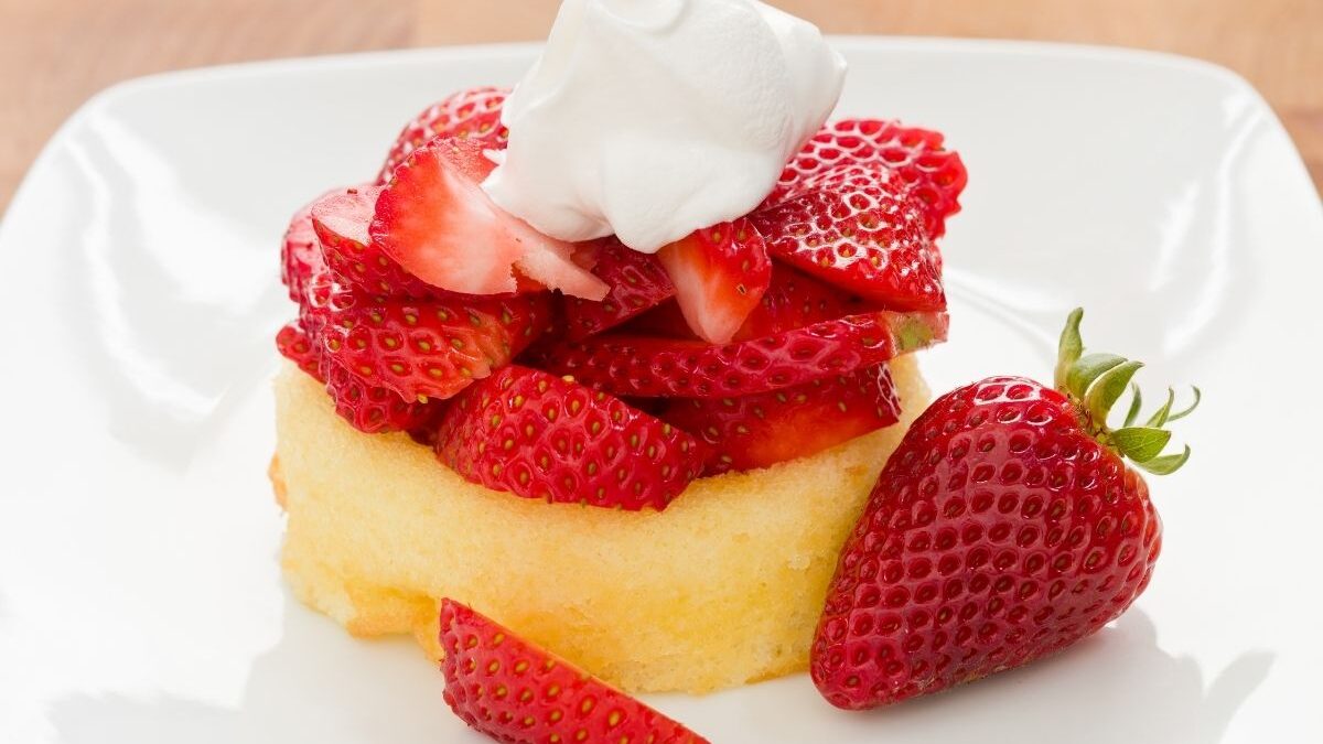 Recipe: No-Hassle Strawberry Shortcake