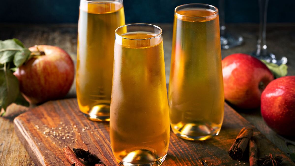 Recipe: Apple Cider Mimosas: The Perfect Fall Twist on a Classic Brunch Cocktail